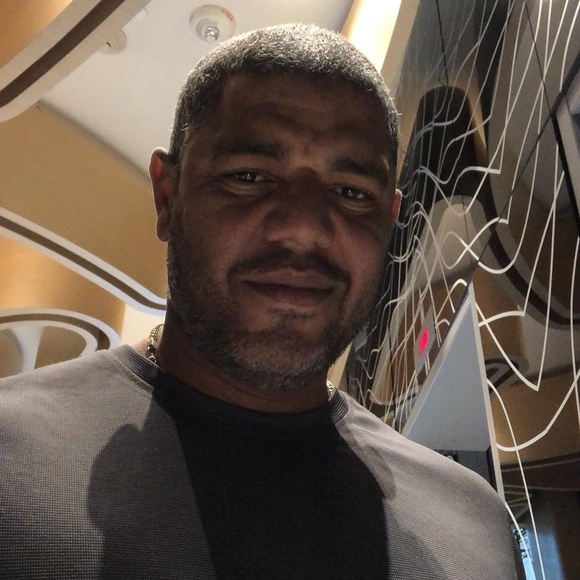 Meet your Posher, Adrianno - Picture 1 of 1